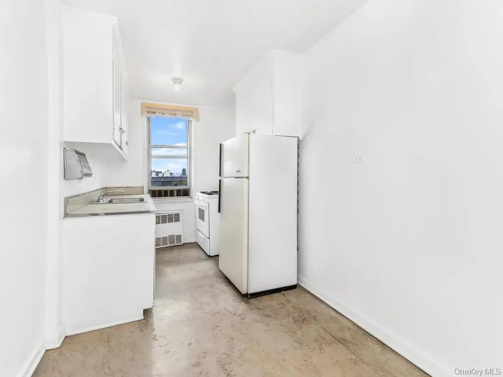 1425 Thieriot Avenue Bronx NY 10460