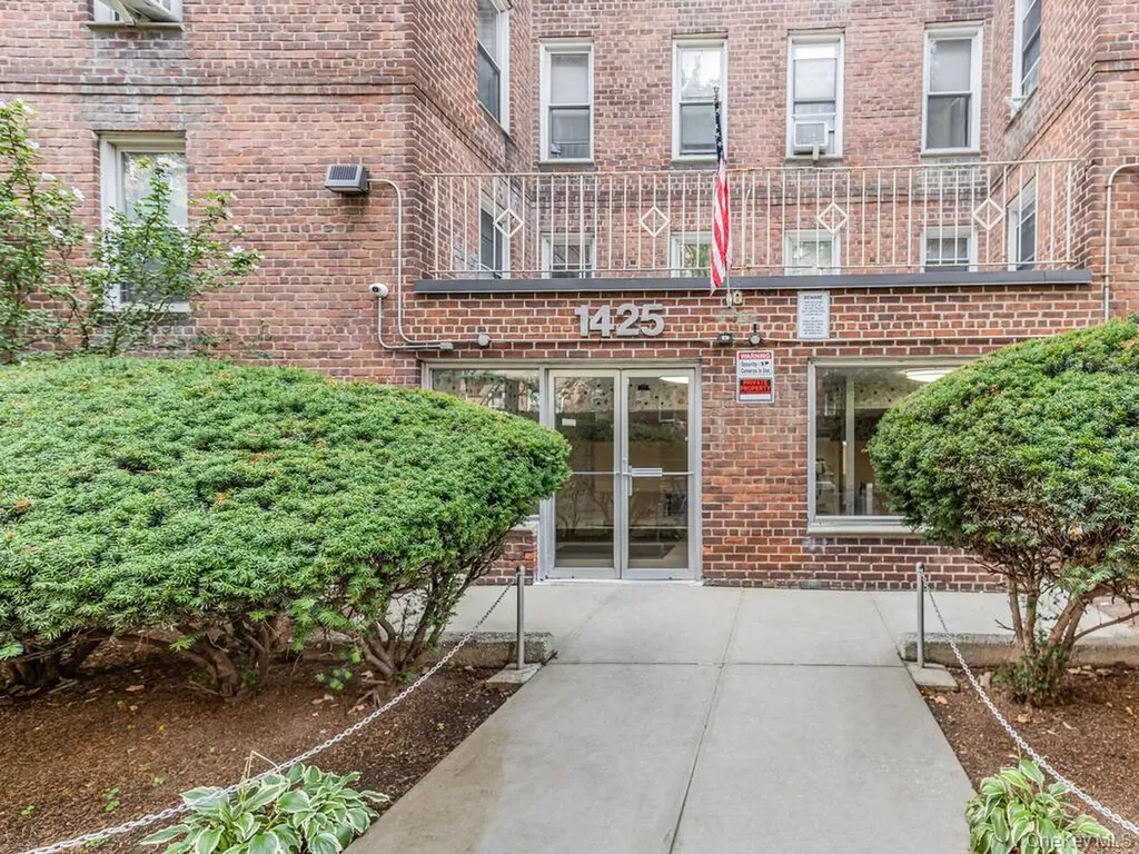 1425 Thieriot Avenue Bronx NY 10460