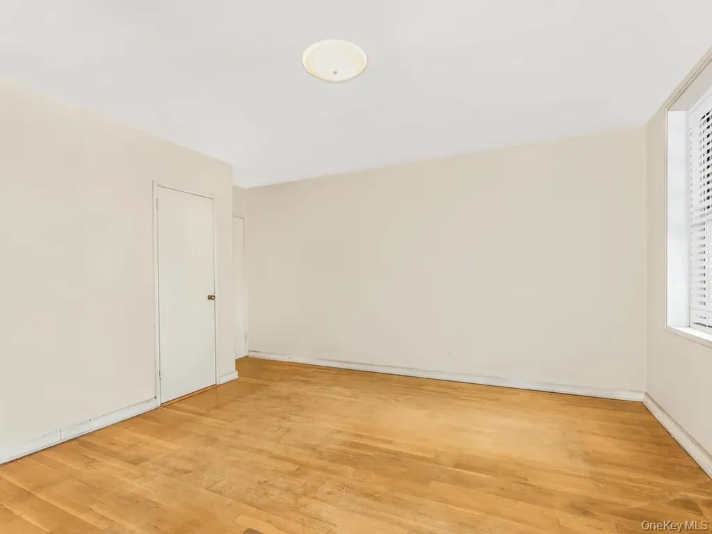 1425 Thieriot Avenue Bronx NY 10460