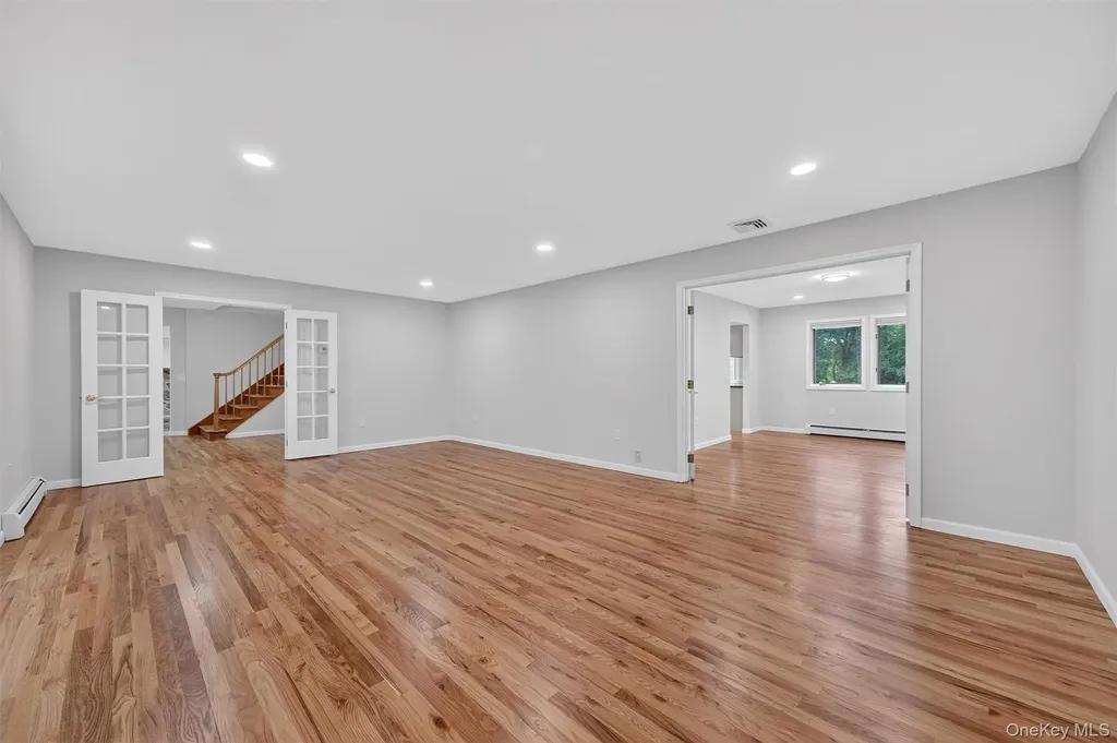16 Flag Lane Campbell Hall NY 10916