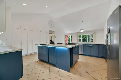 46 Sherwood Road Hampton Bays NY 11946