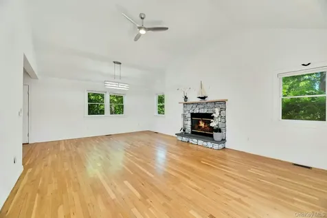 46 Sherwood Road Hampton Bays NY 11946