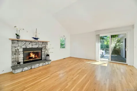 46 Sherwood Road Hampton Bays NY 11946