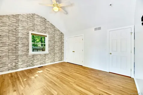 46 Sherwood Road Hampton Bays NY 11946