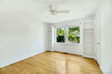 46 Sherwood Road Hampton Bays NY 11946