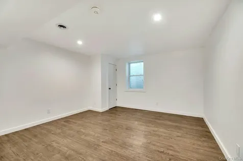 46 Sherwood Road Hampton Bays NY 11946