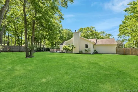 46 Sherwood Road Hampton Bays NY 11946