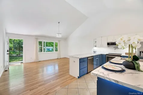 46 Sherwood Road Hampton Bays NY 11946