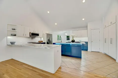 46 Sherwood Road Hampton Bays NY 11946