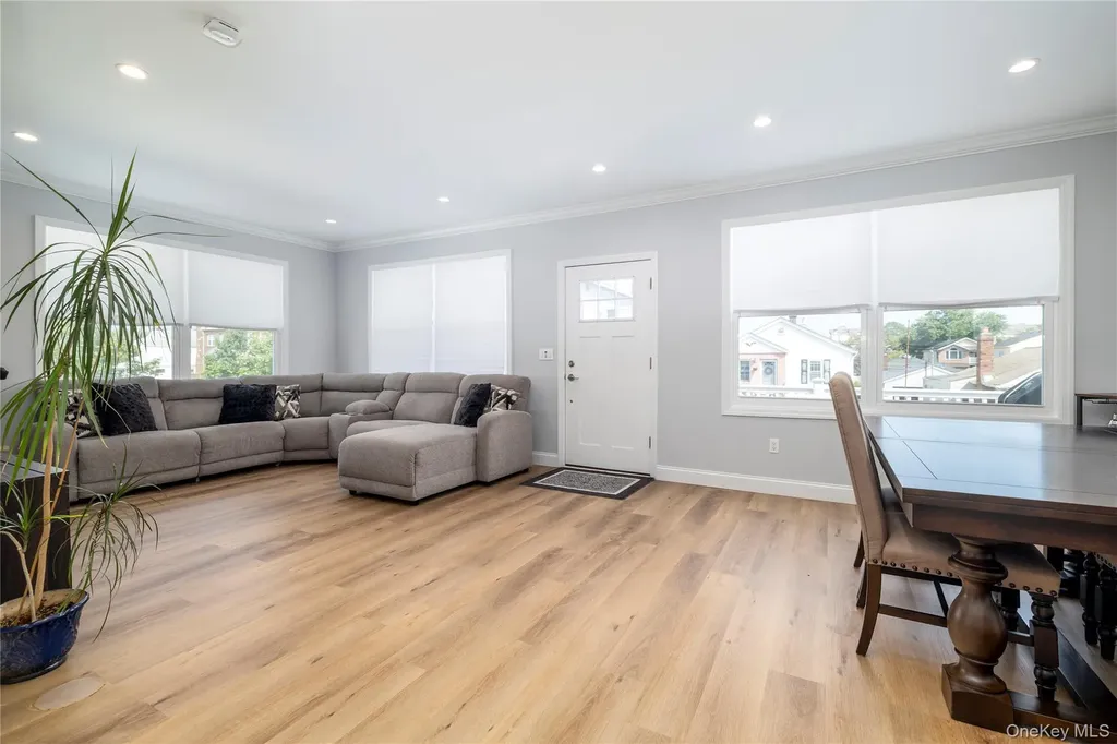 340 East Pine Street Long Beach NY 11561