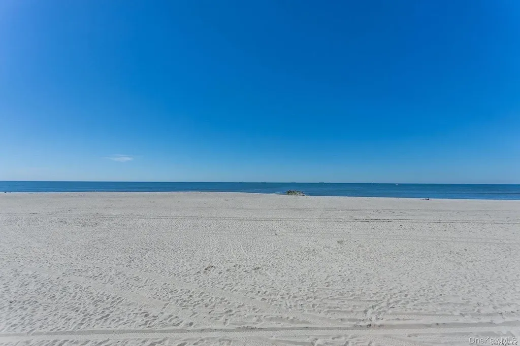 340 East Pine Street Long Beach NY 11561