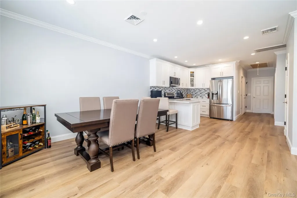 340 East Pine Street Long Beach NY 11561