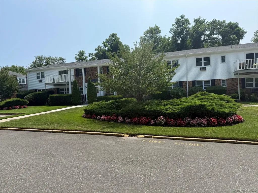260 Waverly Avenue Patchogue NY 11772