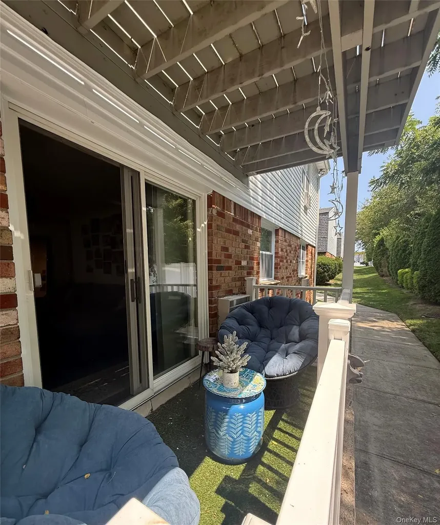260 Waverly Avenue Patchogue NY 11772