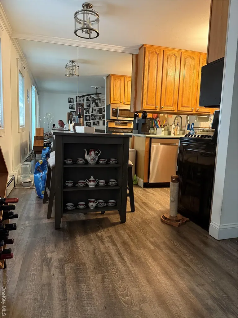 260 Waverly Avenue Patchogue NY 11772