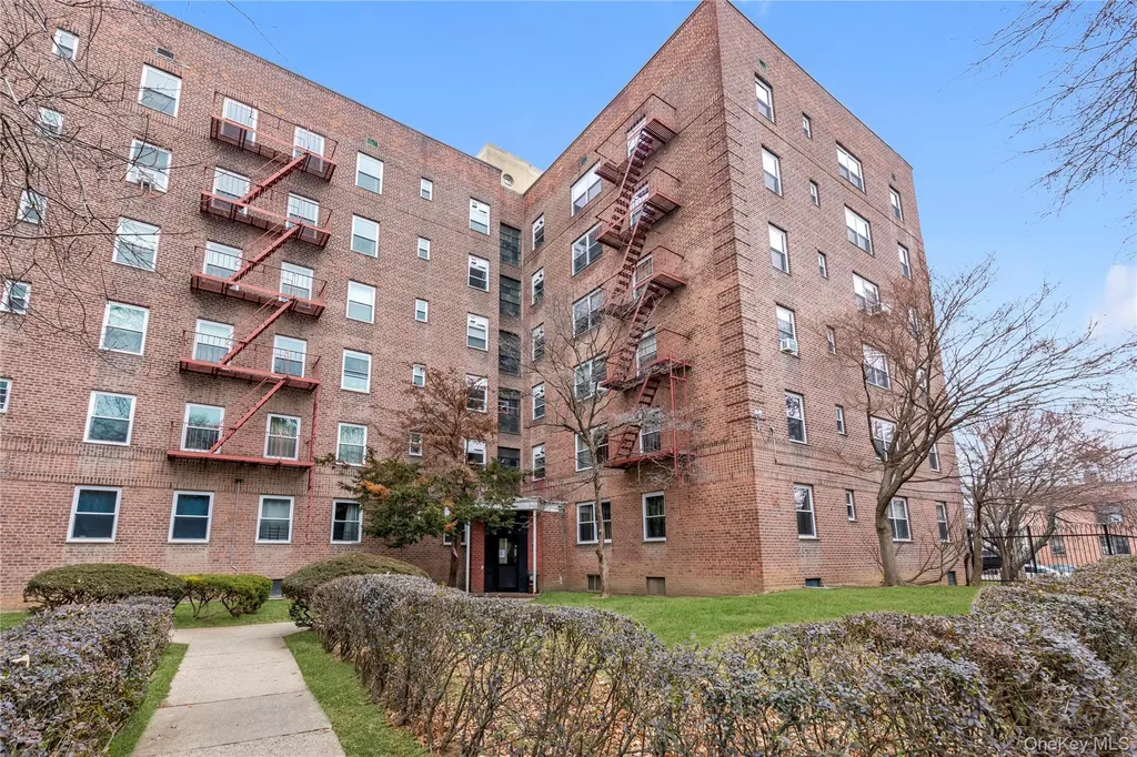 14737 38 Avenue Flushing NY 11354