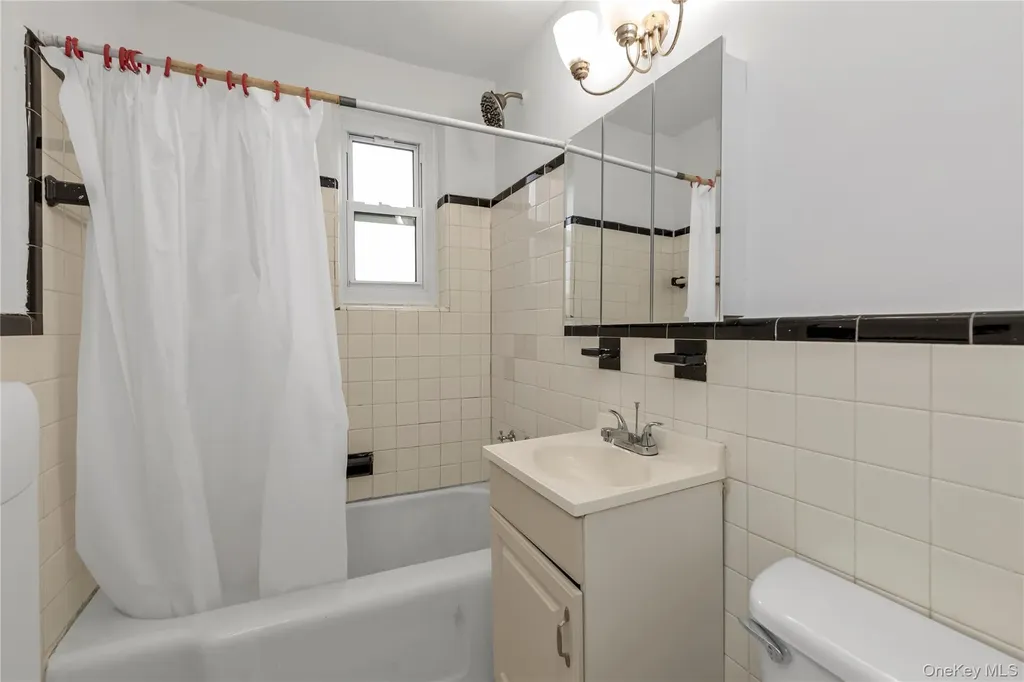 14737 38 Avenue Flushing NY 11354