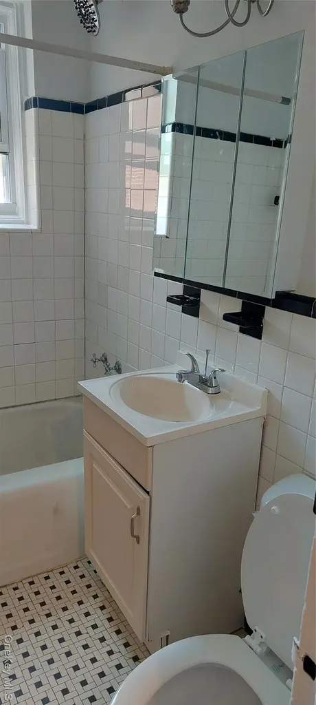 14737 38 Avenue Flushing NY 11354