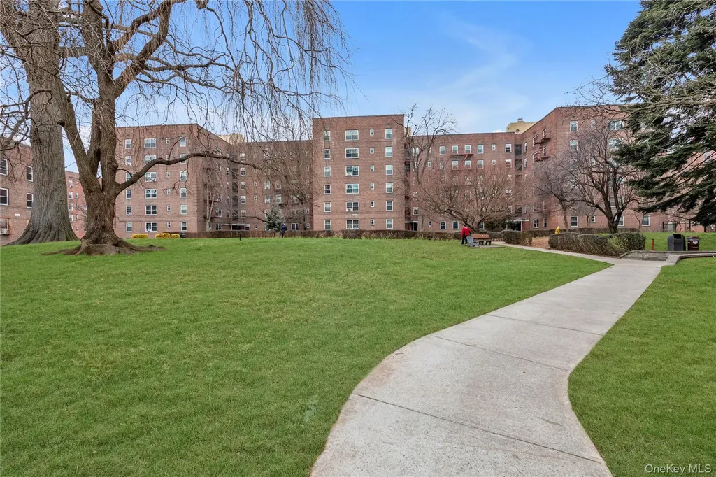 14737 38 Avenue Flushing NY 11354