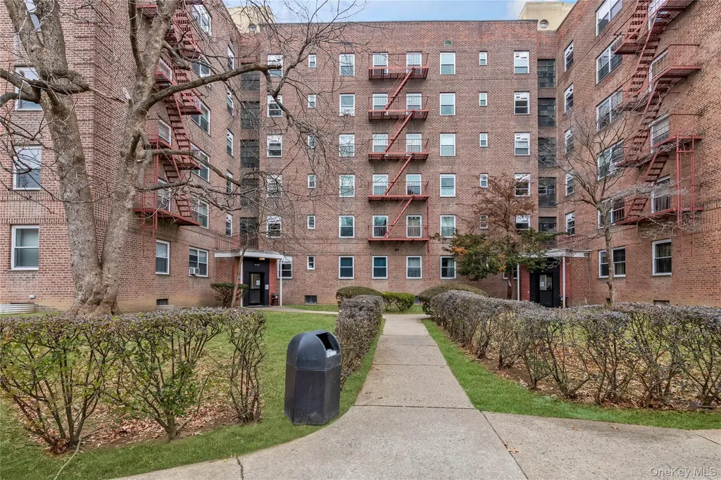 14737 38 Avenue Flushing NY 11354