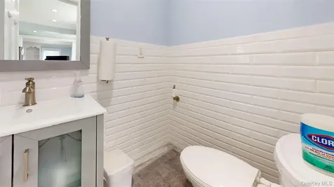 4 Robert Place Baldwin NY 11510