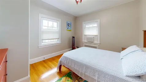 4 Robert Place Baldwin NY 11510