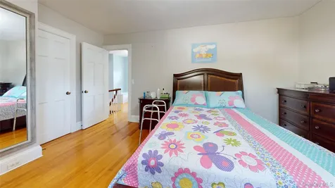 4 Robert Place Baldwin NY 11510