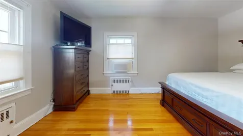 4 Robert Place Baldwin NY 11510