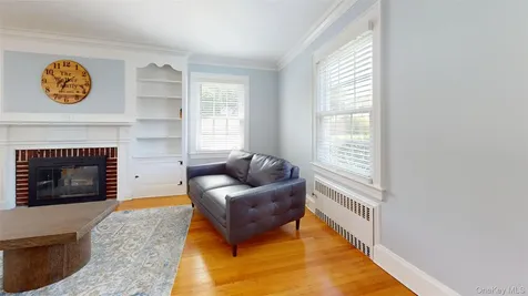 4 Robert Place Baldwin NY 11510