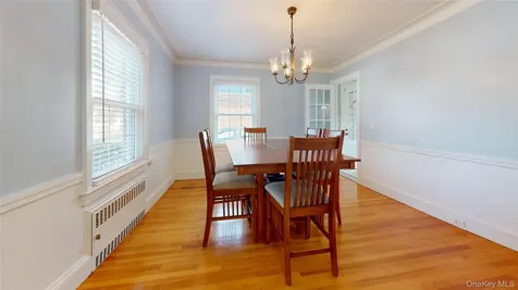 4 Robert Place Baldwin NY 11510