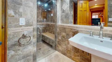 4 Robert Place Baldwin NY 11510