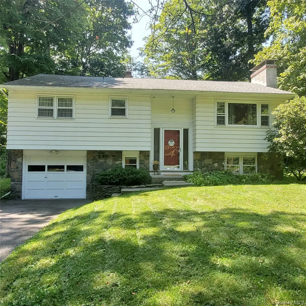 163 Roosevelt Road Hyde Park NY 12538