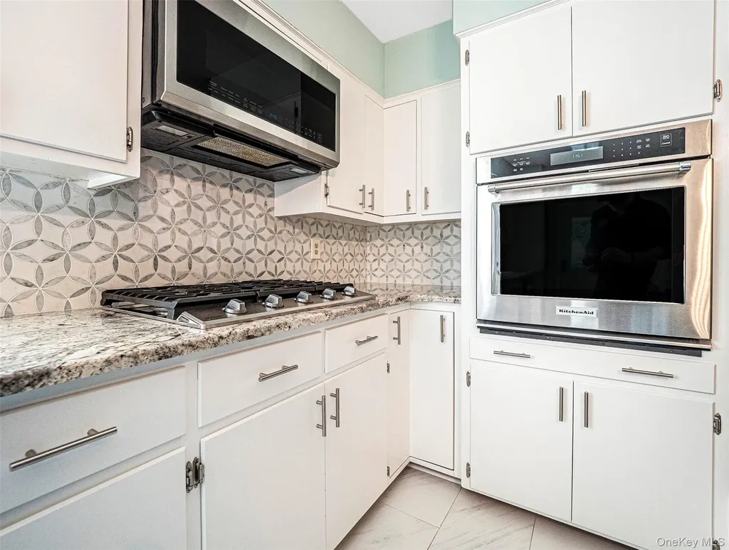 26 Laura Lane Warwick NY 10990