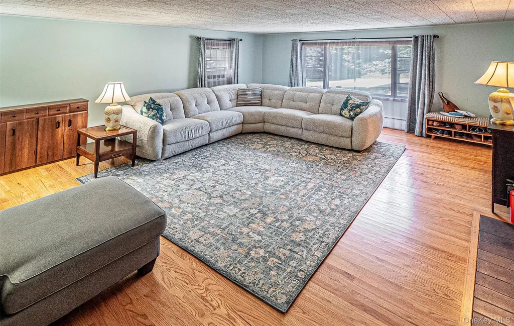 26 Laura Lane Warwick NY 10990