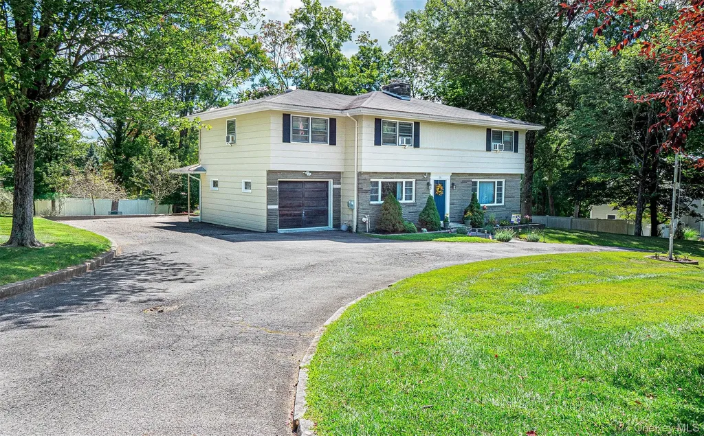 26 Laura Lane Warwick NY 10990