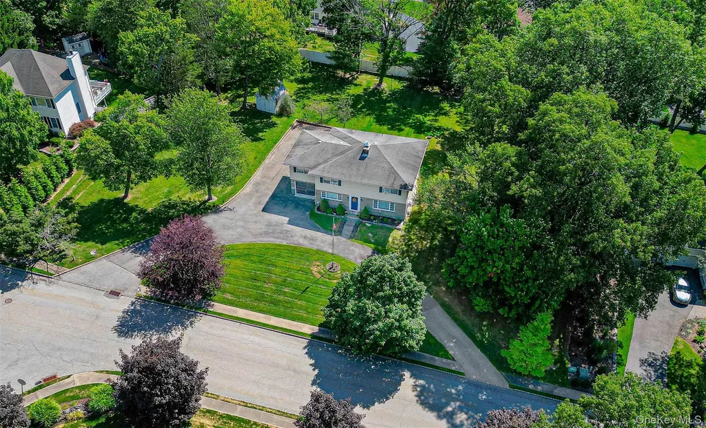 26 Laura Lane Warwick NY 10990