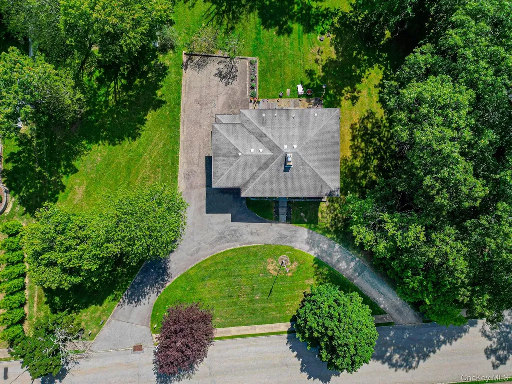 26 Laura Lane Warwick NY 10990