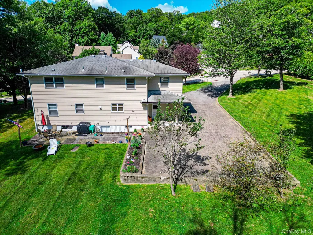 26 Laura Lane Warwick NY 10990