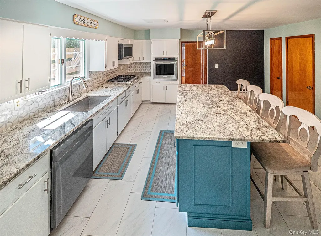 26 Laura Lane Warwick NY 10990