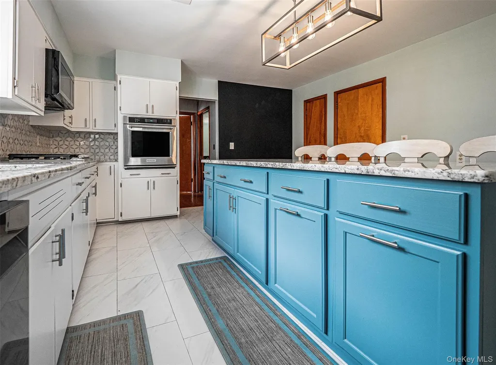 26 Laura Lane Warwick NY 10990
