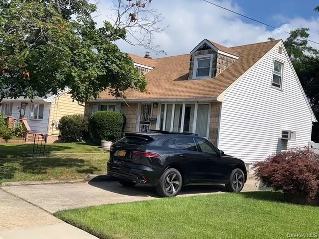 35 Marlow Road Valley Stream NY 11580
