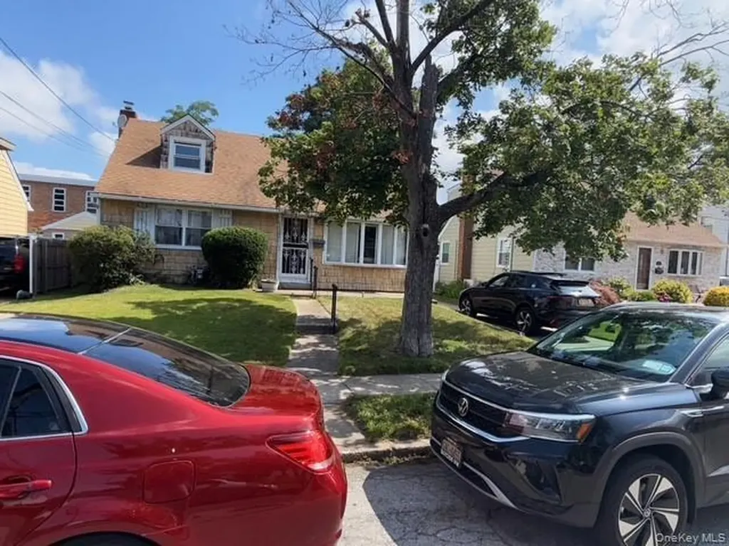 35 Marlow Road Valley Stream NY 11580