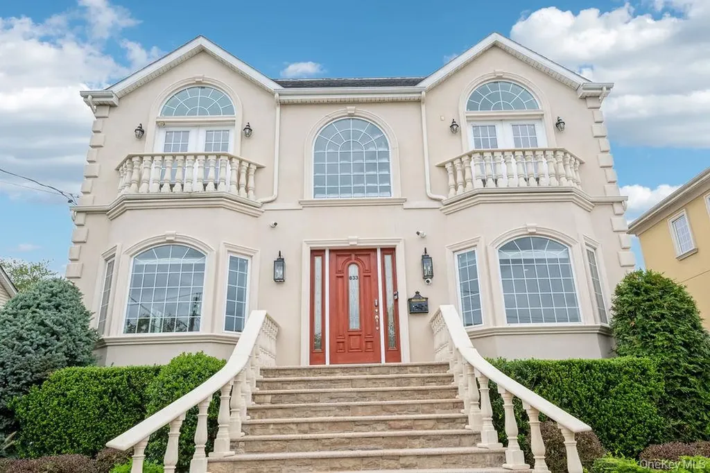 833 Glen Drive Woodmere NY 11598