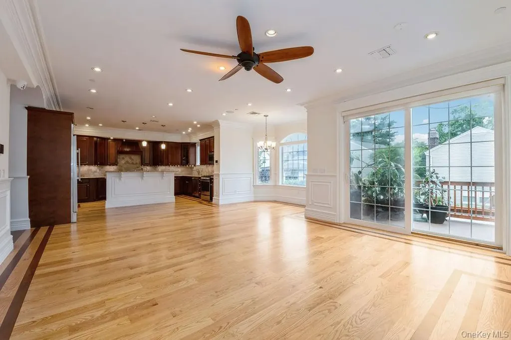 833 Glen Drive Woodmere NY 11598