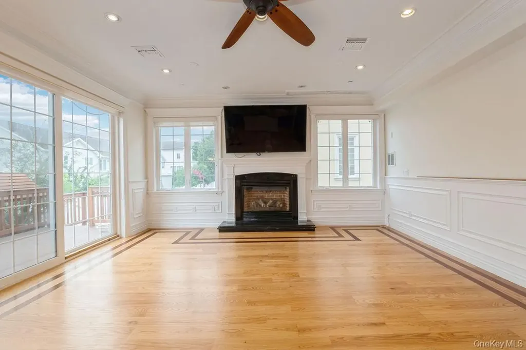 833 Glen Drive Woodmere NY 11598