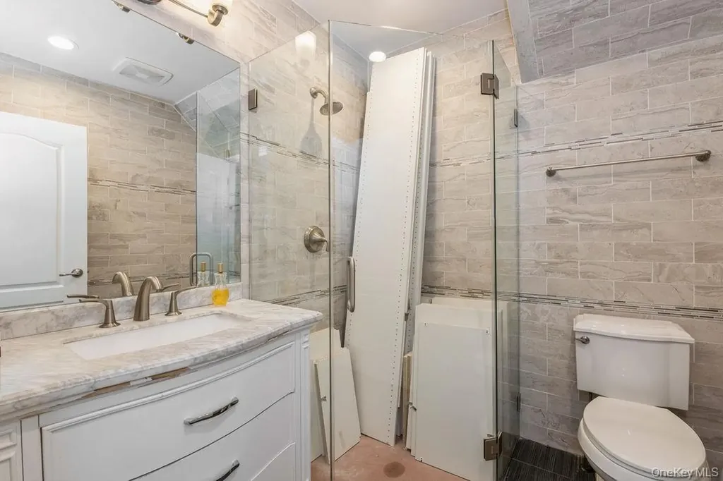 833 Glen Drive Woodmere NY 11598