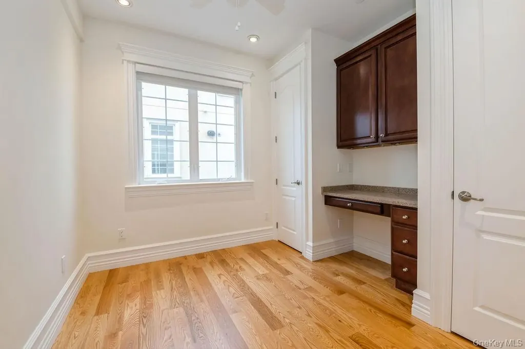 833 Glen Drive Woodmere NY 11598