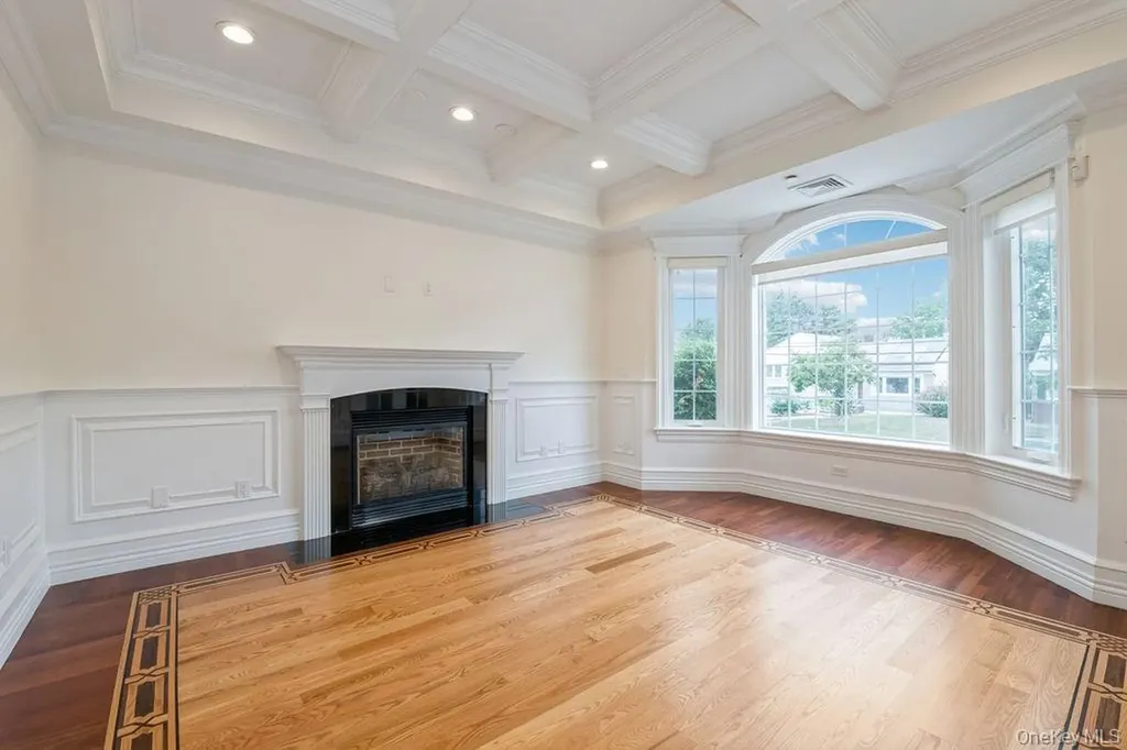 833 Glen Drive Woodmere NY 11598