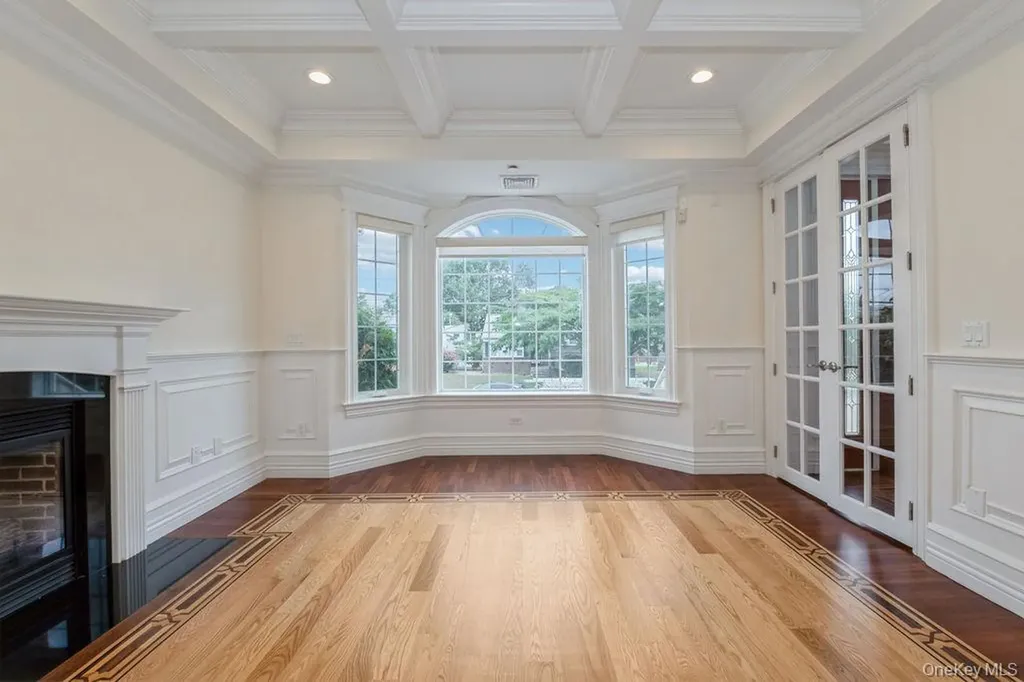 833 Glen Drive Woodmere NY 11598