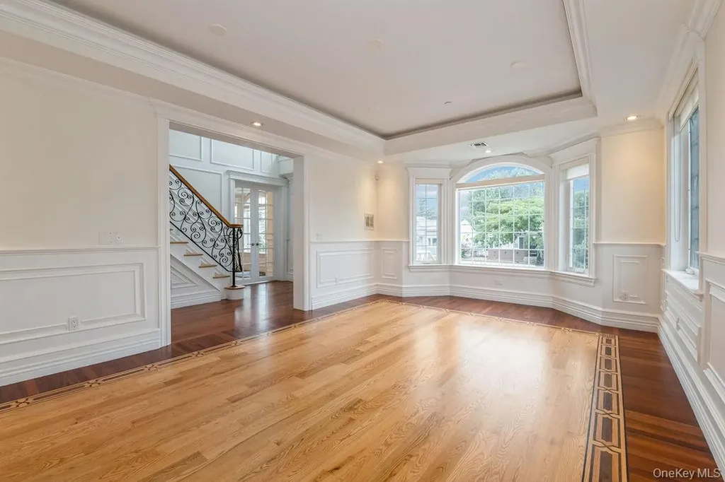 833 Glen Drive Woodmere NY 11598